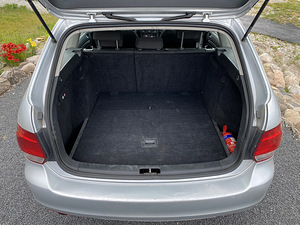 VW GOLF Variant 2011 1.6TDI (7 foto / 15)