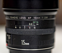 Canon EF 15 mm f /2.8 FISHEYE LENS