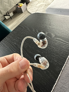 Nagu uued - Shure SE535 kõrvamonitorid - kõrvaklapid (2 foto / 4)