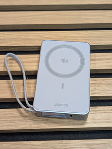 UGREEN PB773 Qi2 25W akupank Power Bank 10000mAh (1 foto / 9)