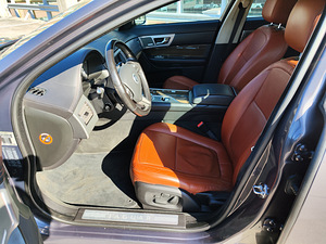 Jaguar XF supercharged (8 foto / 12)
