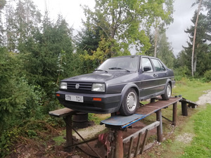 Volkswagen Jetta (4 foto / 4)
