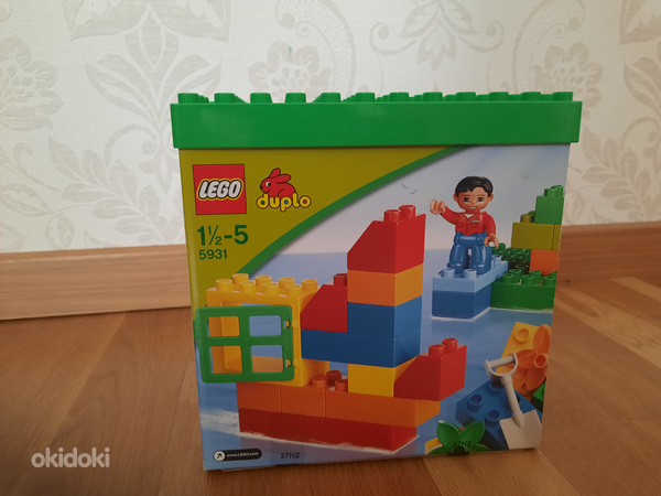 Набор кубиков Lego Duplo с базовой пластиной