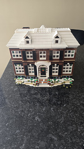 Один дома LEGO (1 фото из 6)