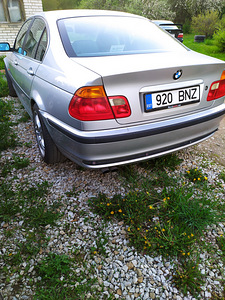 БМВ 320i (4 фото из 6)