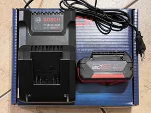 НОВЫЙ! BOSCH ЗАРЯДНОЕ УСТРОЙСТВО GAL18V-40 + АККУМУЛЯТОР 4,0 (1 фото из 4)