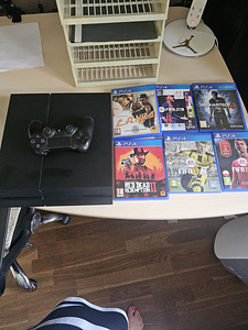 Ps4 (2 foto / 2)