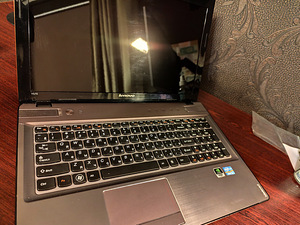 Sülearvuti Lenovo ideapad Y570 (1 foto / 10)