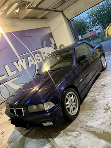 БМВ 320i Кабриолет (2 фото из 11)