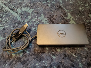 Док-станция Dell (3 фото из 3)