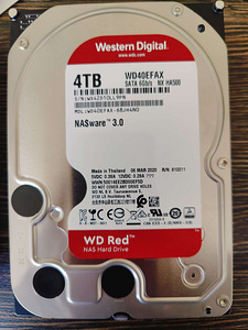WD Red NAS Hard Drive - 4TB, 3.5-Inch WD40EFAX (1 foto / 3)