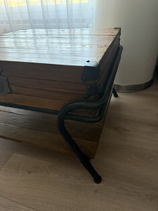 Loft-stiilis diivanilaud panipaigaga (4 foto / 5)