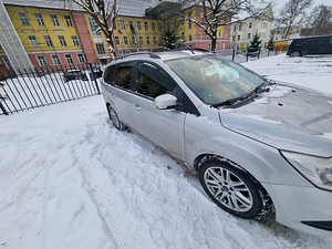 Ford Focus 2008 (3 foto / 9)