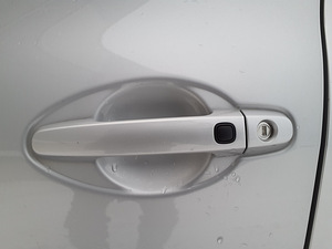 Toyota Auris Hybrid (11 foto / 12)