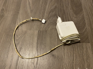 Зарядка для макбука apple (1 фото из 4)