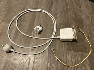 Зарядка для макбука apple (4 фото из 4)