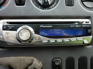 2 tk . Magnitafon Pioneer DEH- MP3 50w 4 (6 foto / 9)