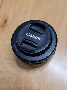 Canon EF 50mm f/1.8 STM (1 foto / 4)
