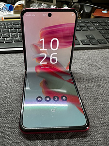 MOROLA RAZR 40 ULTRA 256GB (6 foto / 8)