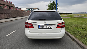 Mercedes-Benz E250CDI 4MATIC 150KW S212 (5 foto / 15)