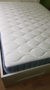Peaaegu uus IKEA voodi + madrats (3 foto / 9)