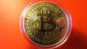 BITCOIN KULLATUD MEENEMÜNT (3 foto / 6)