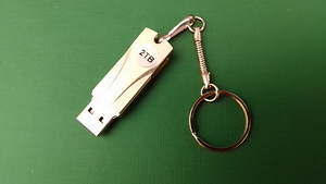 VÄLINE KÕVAKETAS 2TB USB 3.0 MÄLU, UUS, HÕBEHALL (1 foto / 3)