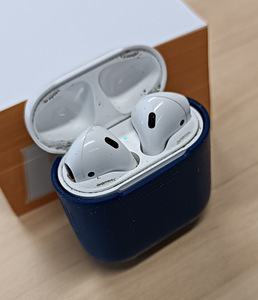 Apple AirPods 1st gen (vasak klapp ei mängi) (1 foto / 3)