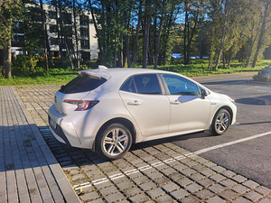 Toyota Corolla Hybrid 2020a. (2 foto / 7)