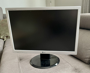 21" Monitor LG Flatron L206WTQ (2 foto / 5)
