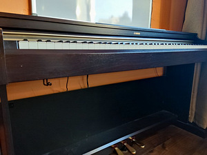 Yamaha YDP-162 digitaalklaver (2 foto / 4)