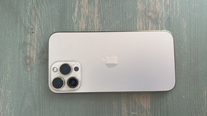 iPhone 13 Про Макс (1 фото из 3)