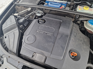 Audi A4 B7 2.0 TDI 125kw (13 foto / 15)