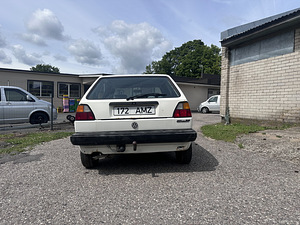Продается VW Golf 2 (1989, белый, 4-дверный) (6 фото из 14)