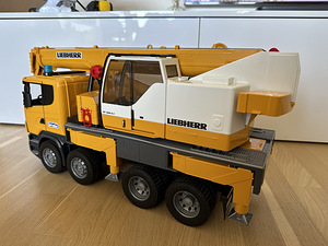 Кран BRUDER Scania 1:16 (2 фото из 7)