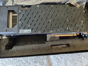XFX 6800 Speedster SWFT 319 16GB (2 foto / 2)