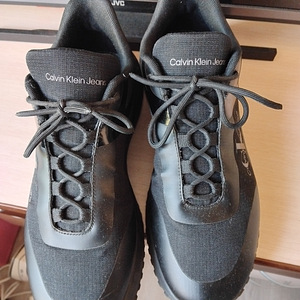 Meeste Calvin Klein tossud (2 foto / 4)