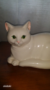 Фарфоровый кот