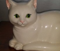 Фарфоровый кот