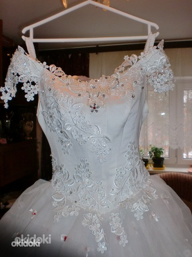 Платье свадебное (фото #2)