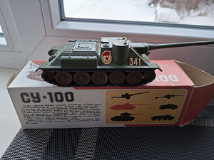 Nõukogude mudel SU 100, tehas "Arsenal" (1 foto / 4)