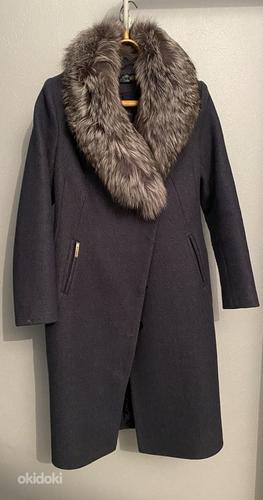 Шерстяное пальто с натуральным мехом (фото #1)
