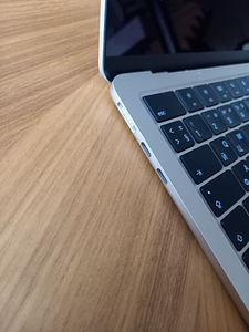 MACBOOK AIR 13" M2 512GB (4 фото из 5)