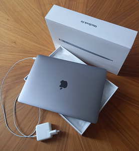 Macbook Air 13" M1 256GB (2 foto / 6)