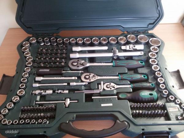 Комплект инструментов 215 деталей, чемодан (фото #2)