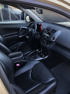 Toyota Rav4 2.2 diesel , automat (11 foto / 15)