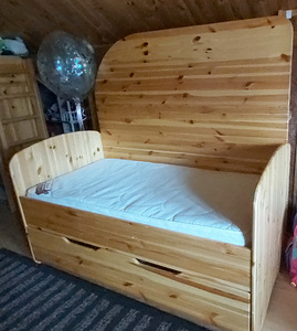 Детская кроватка (3 фото из 5)