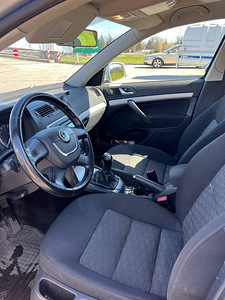 Skoda Octavia 1.4 90kW 2010 (6 foto / 8)
