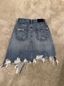 Юбка Guess (2 фото из 3)