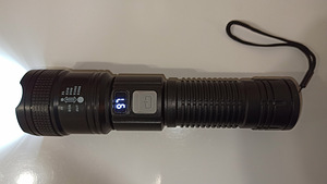 UUS USB Laetav Võimas Led Taskulamp (1 foto / 2)